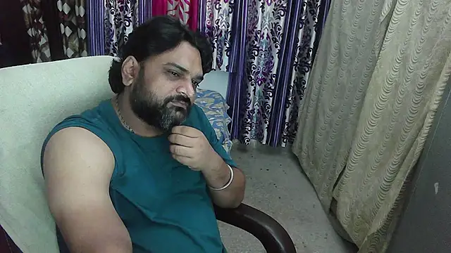 rentarob online show from November 3, 2025, 3:45 am