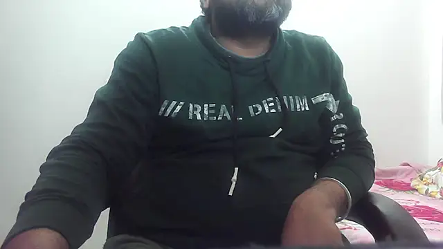Snapshot of rentarob chatting on February 4, 2025, 6:38 pm rentarob online show from February 4, 2025, 6:38 pm