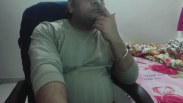 Snapshot of rentarob chatting on February 25, 2025, 6:23 pm rentarob online show from February 25, 2025, 6:23 pm