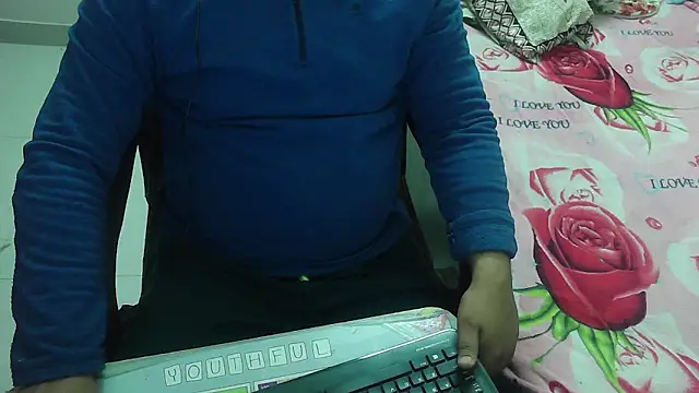 Snapshot of rentarob chatting on February 17, 2025, 5:01 pm rentarob online show from February 17, 2025, 5:01 pm