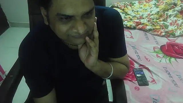 Snapshot of rentarob chatting on March 9, 2025, 5:39 pm rentarob online show from March 9, 2025, 5:39 pm