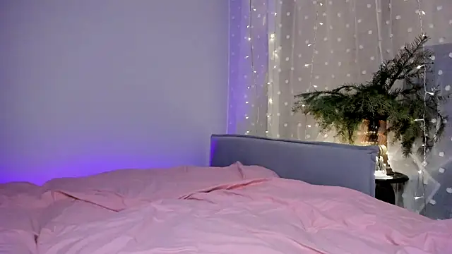 lina stones online show from December 3, 2025, 10:47 am