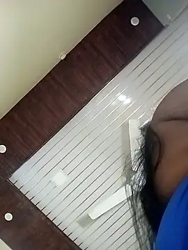 Hotlisa online show from January 14, 2026, 4:05 am