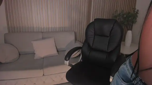 MileyCruz  online show from February 19, 2025, 9:39 am