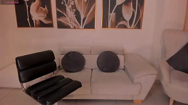 Snapshot of BiancaPierce chatting on February 8, 2026, 11:41 am BiancaPierce online show from February 8, 2026, 11:41 am