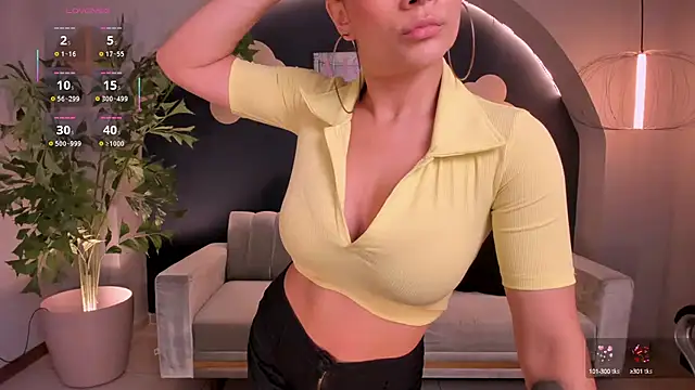 Snapshot of BiancaPierce chatting on February 25, 2025, 6:01 pm BiancaPierce online show from February 25, 2025, 6:01 pm