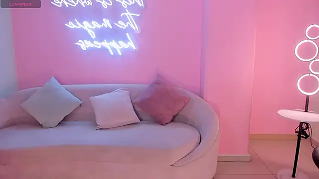 Snapshot of BiancaPierce chatting on March 3, 2026, 12:01 pm BiancaPierce online show from March 3, 2026, 12:01 pm