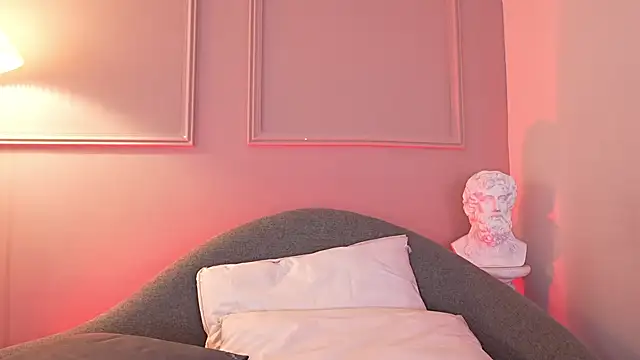 Snapshot of Paulah_x chatting on February 11, 2026, 7:36 pm Paulah x online show from February 11, 2026, 7:36 pm