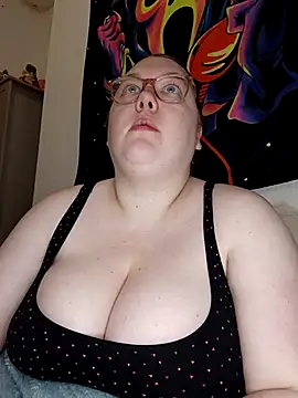 Sexycurvyemilyy online show from March 2, 2026, 9:11 pm