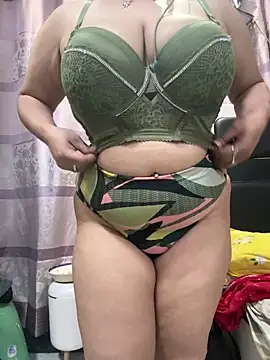 Sexybomb33 online show from February 19, 2026, 7:55 pm