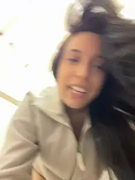 Natur4lBeautyb33 online show from December 11, 2024, 7:36 pm