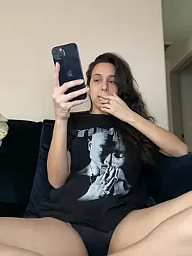 Natur4lBeautyb33 online show from December 20, 2024, 6:02 pm