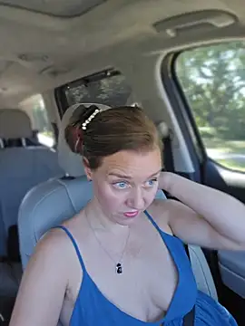 SkyelarSommer online show from April 24, 2026, 2:41 pm