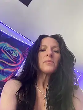 DominiqueX0 online show from May 25, 2026, 6:39 pm