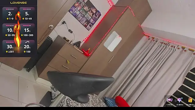 MissCarolinne online show from November 30, 2025, 5:30 am