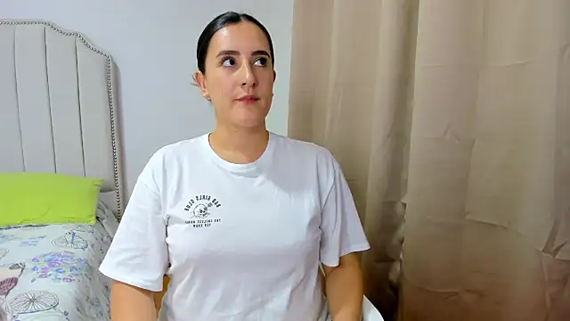 Hanna86 online show from October 30, 2025, 12:42 am