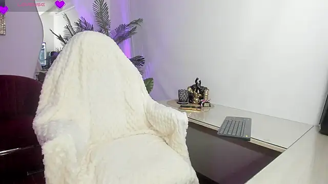 Snapshot of NebetColin chatting on March 5, 2025, 10:21 pm NebetColin online show from March 5, 2025, 10:21 pm