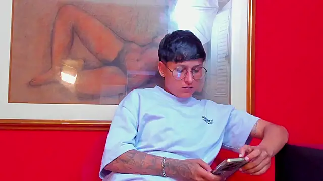 Tamarahryan online show from April 15, 2026, 4:22 pm