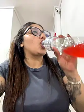 croftsmila online show from December 3, 2025, 1:06 am