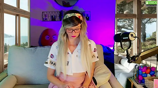 Kittychatte online show from October 5, 2025, 9:22 am