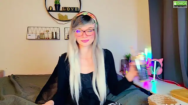 Kittychatte online show from February 4, 2025, 8:38 pm