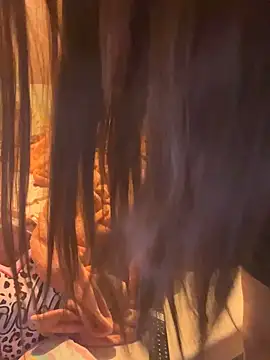 Snapshot of LaPetitechienne1 chatting on March 21, 2025, 5:32 am LaPetitechienne1 online show from March 21, 2025, 5:32 am