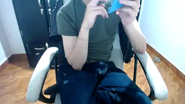 Snapshot of SexAegons chatting on February 17, 2025, 7:04 am SexAegons online show from February 17, 2025, 7:04 am