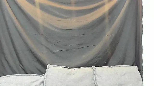 Mhelanny2 online show from September 9, 2025, 8:07 pm