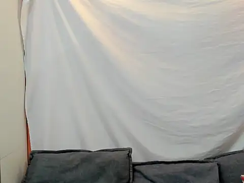 Mhelanny2 online show from October 5, 2025, 7:15 pm