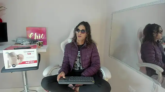 StefanyMiler online show from March 20, 2025, 6:30 am