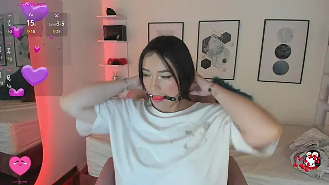 Snapshot of cristal__hot_1 chatting on February 16, 2025, 7:15 am cristal hot 1 online show from February 16, 2025, 7:15 am