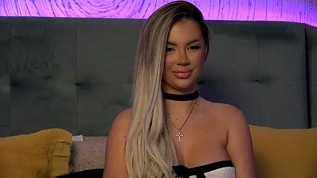 Snapshot of IvyRubens chatting on February 11, 2025, 9:31 am IvyRubens online show from February 11, 2025, 9:31 am