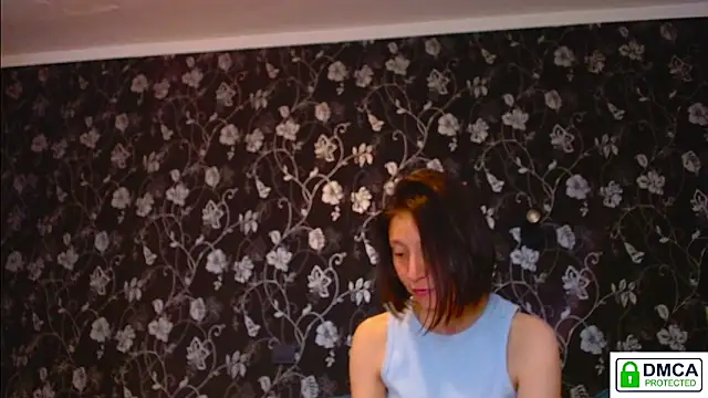 Sophi Cute online show from May 12, 2026, 1:06 pm