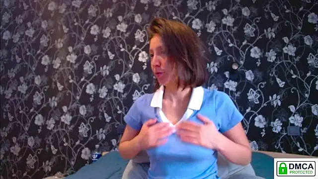 Snapshot of Sophi_Cute chatting on June 23, 2026, 6:00 am Sophi Cute online show from June 23, 2026, 6:00 am