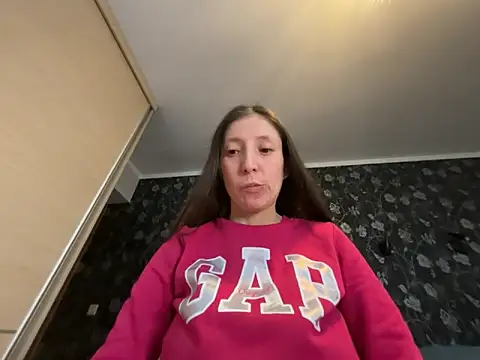 Snapshot of Sophi_Cute chatting on February 22, 2026, 1:35 pm Sophi Cute online show from February 22, 2026, 1:35 pm