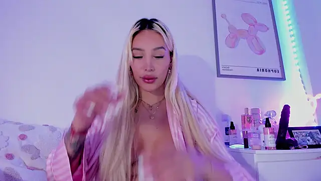  viioletweekend  online show from March 10, 2025, 12:07 am