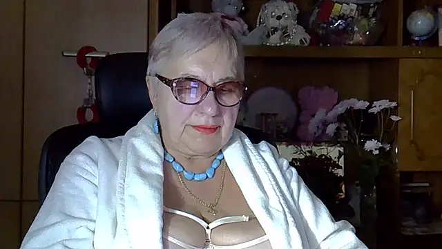 SweetCherry27 online show from October 7, 2025, 4:08 pm