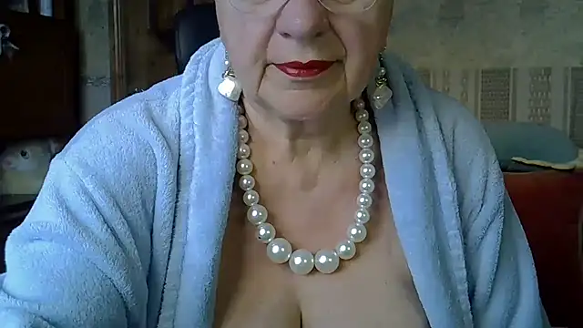 SweetCherry27 online show from May 16, 2026, 4:11 am