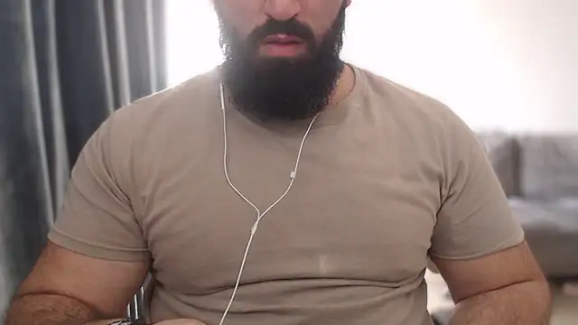 hugemachohandsome online show from November 12, 2025, 12:31 pm