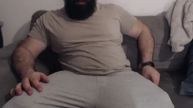 hugemachohandsome online show from April 7, 2026, 7:48 pm