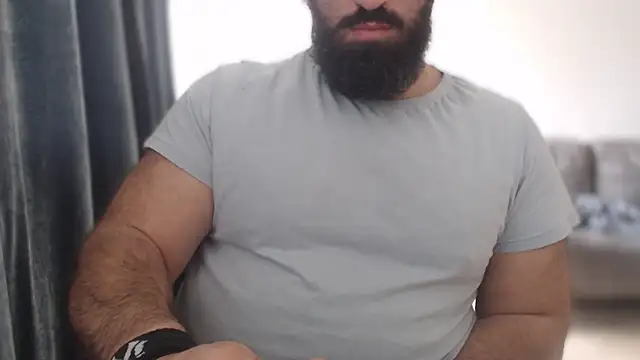 hugemachohandsome online show from October 15, 2025, 10:45 am