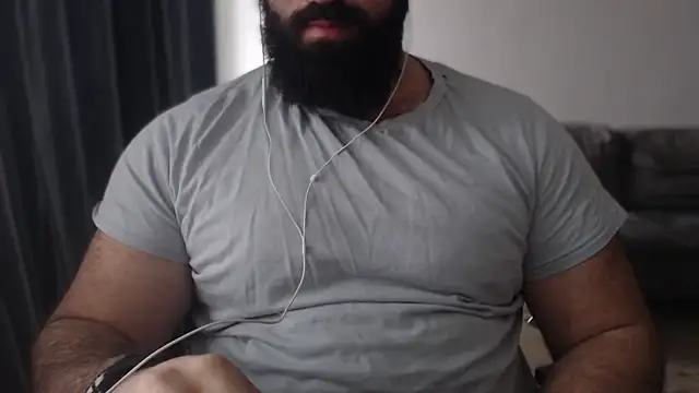 hugemachohandsome online show from November 16, 2025, 9:25 am