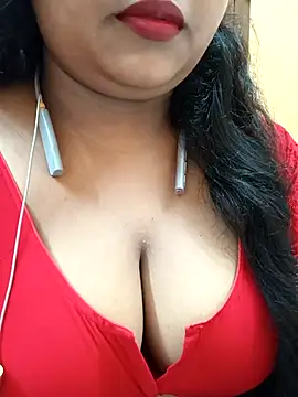 Sophiaboudi online show from September 24, 2025, 7:26 am