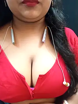 Sophiaboudi online show from October 15, 2025, 6:16 pm