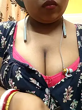 Sophiaboudi online show from January 20, 2025, 6:10 pm