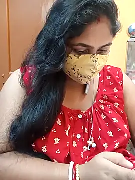 Sophiaboudi online show from March 20, 2025, 5:25 pm