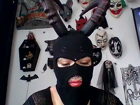 Snapshot of FeticheMacabre chatting on November 5, 2025, 5:27 pm FeticheMacabre online show from November 5, 2025, 5:27 pm