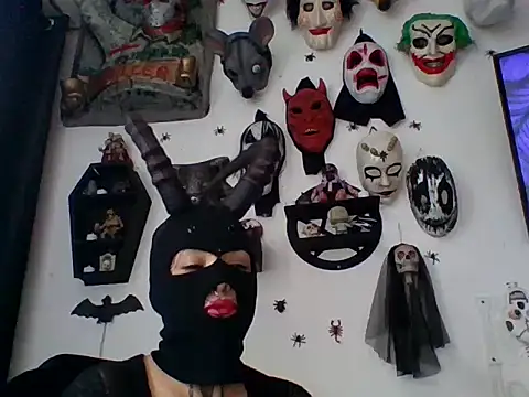 Snapshot of FeticheMacabre chatting on October 26, 2025, 4:29 pm FeticheMacabre online show from October 26, 2025, 4:29 pm