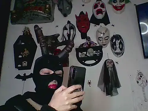 Snapshot of FeticheMacabre chatting on October 20, 2025, 11:38 pm FeticheMacabre online show from October 20, 2025, 11:38 pm