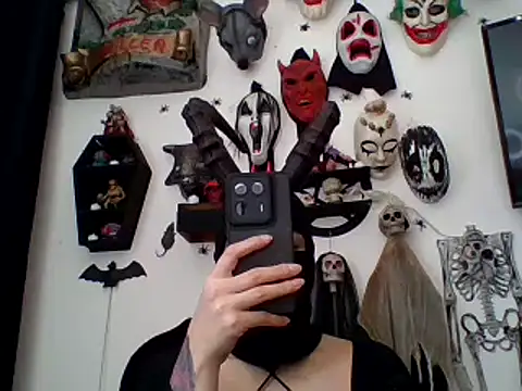 Snapshot of FeticheMacabre chatting on December 20, 2025, 6:33 pm FeticheMacabre online show from December 20, 2025, 6:33 pm